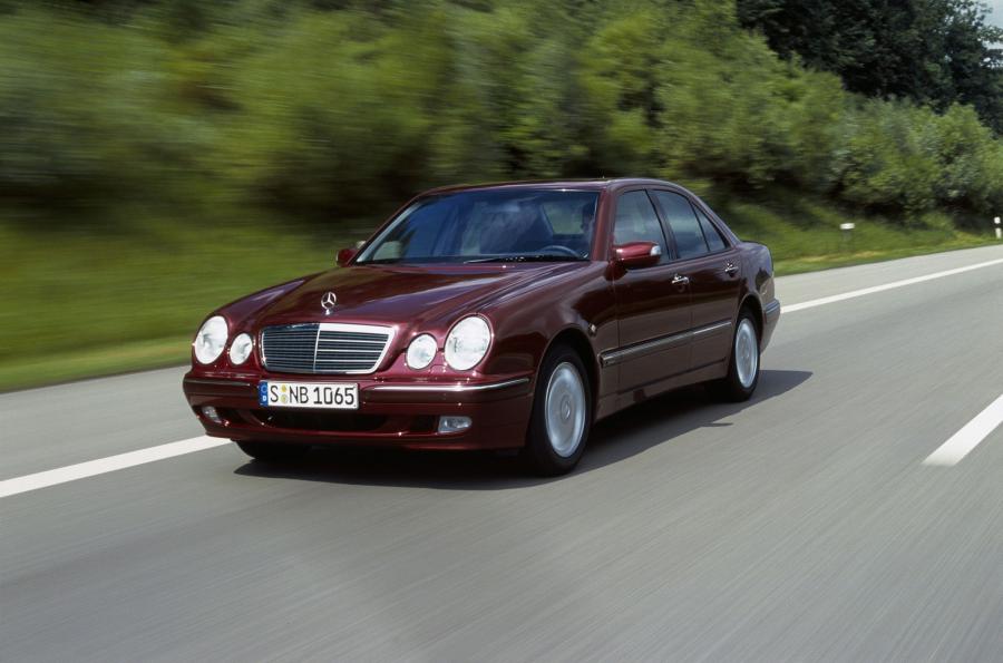  Mercedes-Benz E-Class 1996 года  (фото 2 из 23)